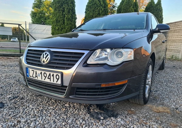 Volkswagen Passat cena 9900 przebieg: 371350, rok produkcji 2005 z Krosno małe 277